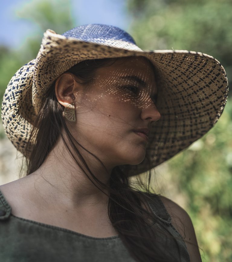 Portrait photo pour la créattice de chapeau Milie Néry